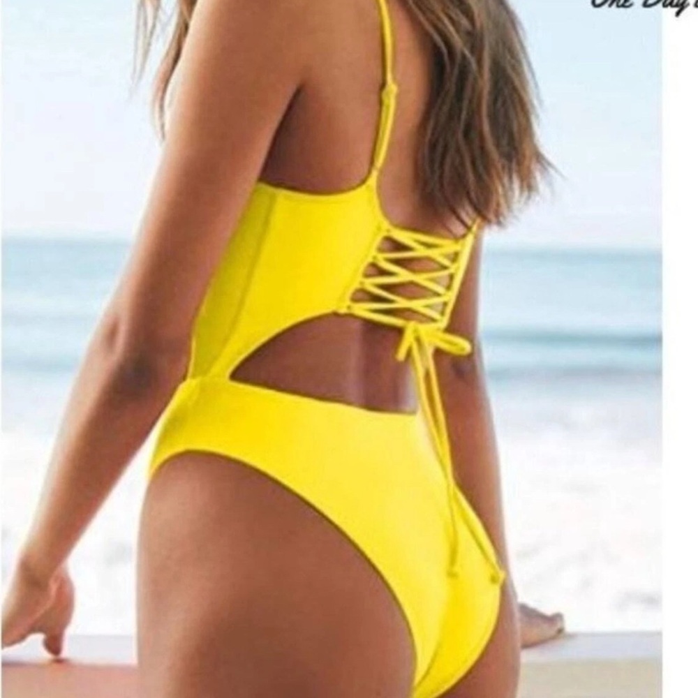 Meyeeka Cut Out High Cut One Piece Size M.  <<<102>>> - Picture 2 of 6
